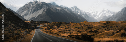 Valokuvatapetti Beautiful view of a road leading to Mount Cook, New Zealand banner