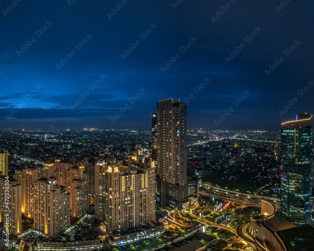 Obraz premium Jakarta City view from 56th floor after sunset