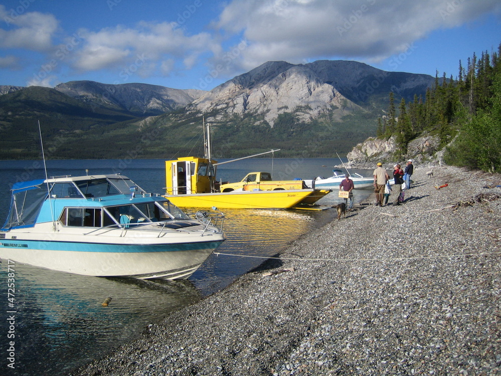 Fototapeta premium boats on the lake