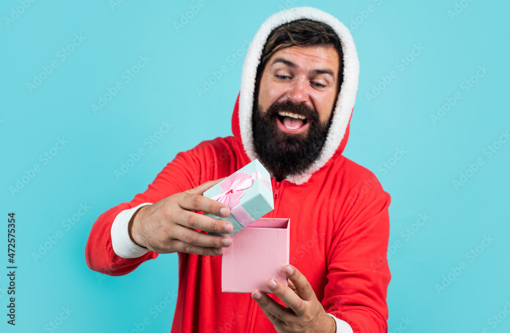 just have fun. happy bearded mature man in santa claus costume. new year party. celebrate winter holidays. merry christmas to you. xmas shopping time. prepare gifts and presents. Wishing a happy Year just have fun. happy bearded mature man in santa claus costume. new year party. celebrate winter holidays. merry christmas to you. xmas shopping time. prepare gifts and presents. Wishing a happy Year
