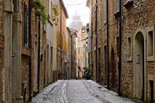 Fototapeta Naklejka Na Ścianę i Meble -  Snow in an Ancient Medieval Hilltop Town in Central Umbria Italy
