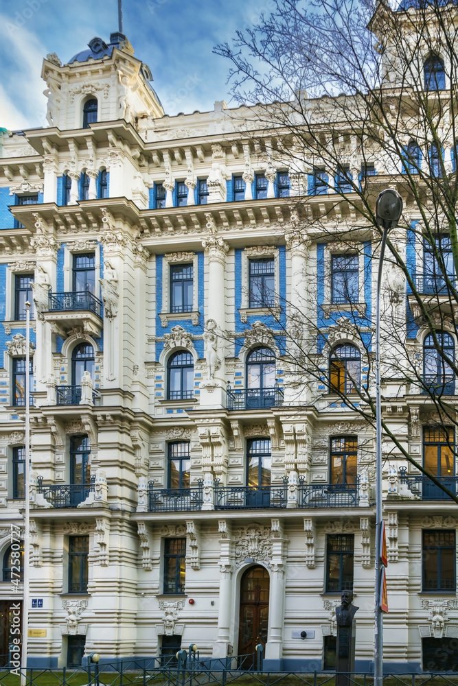 Fototapeta premium Building in Art Nouveau style, Riga, Latvia