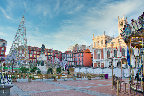 Plaza mayor de Valladolid engalanada para las fiestas de navidad 2021