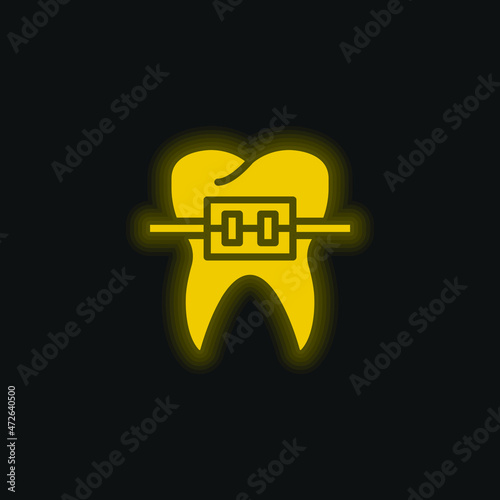 Braces yellow glowing neon icon