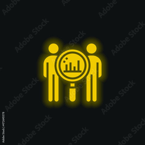 Benchmark yellow glowing neon icon