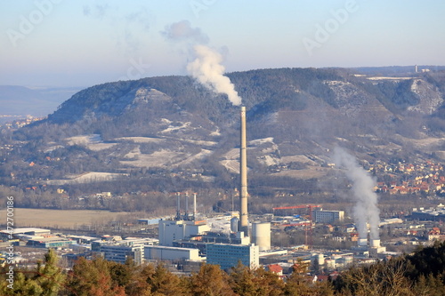 Schornstein Kraftwerk in Jena, Gas Krise, Umwelt, Heizen, Kraftwerk, Energieerzeugung in Jena, Stadtwerke Thüringen, Deutschland