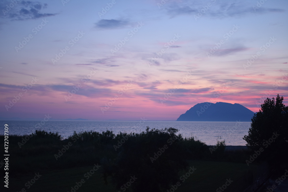 Fototapeta premium sunset over the ocean