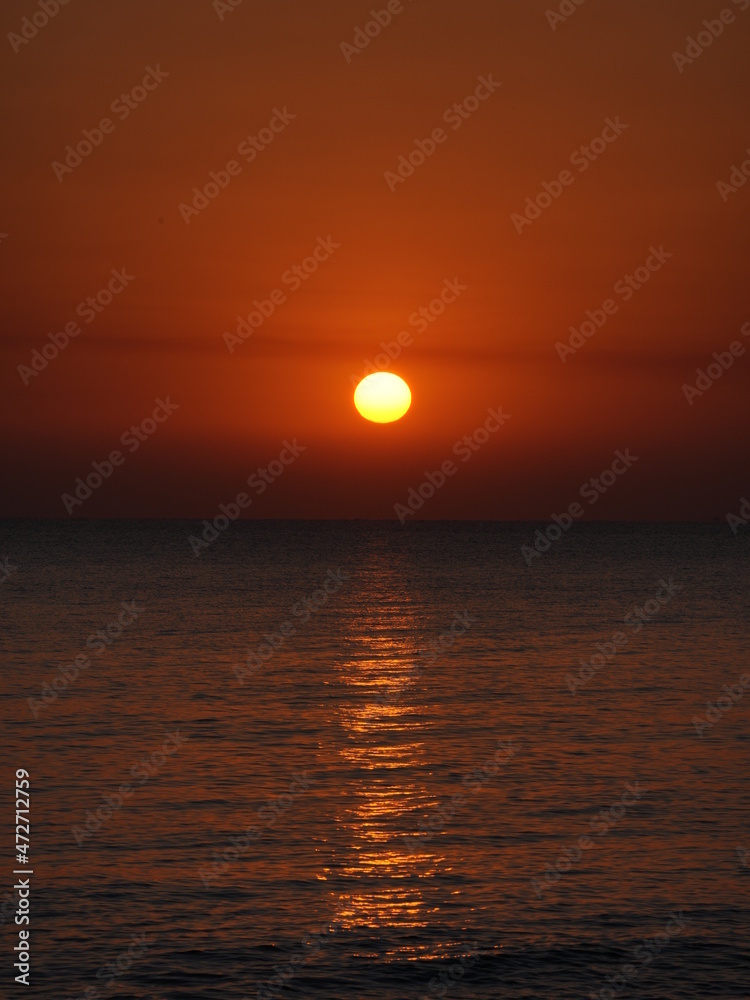 Sunrises  over the sea
Sony A1
Portrait 