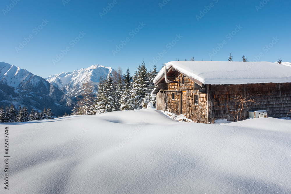 Ski chalet in den Bergen des Zillertals in Tirol
