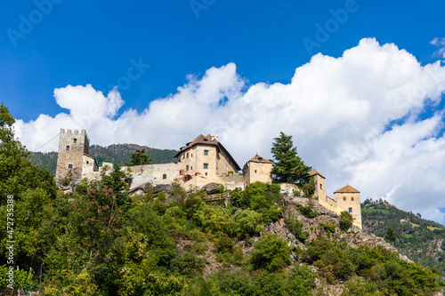Das Schloss Duval in den Südtiroler Alpen 