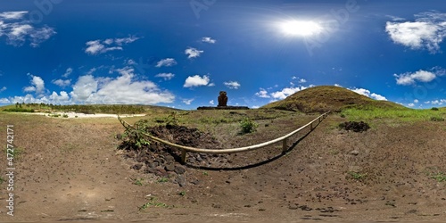 Anakena Beach : Moai Alone photo