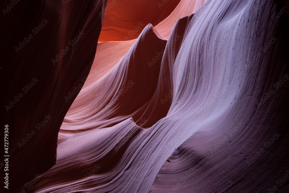 Obraz premium USA, Arizona. Colorful sandstone erosion of lower Antelope Canyon near Lake Powell