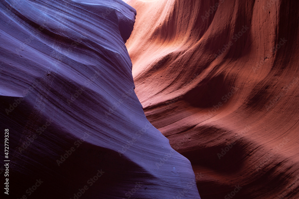 Obraz premium USA, Arizona. Colorful sandstone erosion of lower Antelope Canyon near Lake Powell