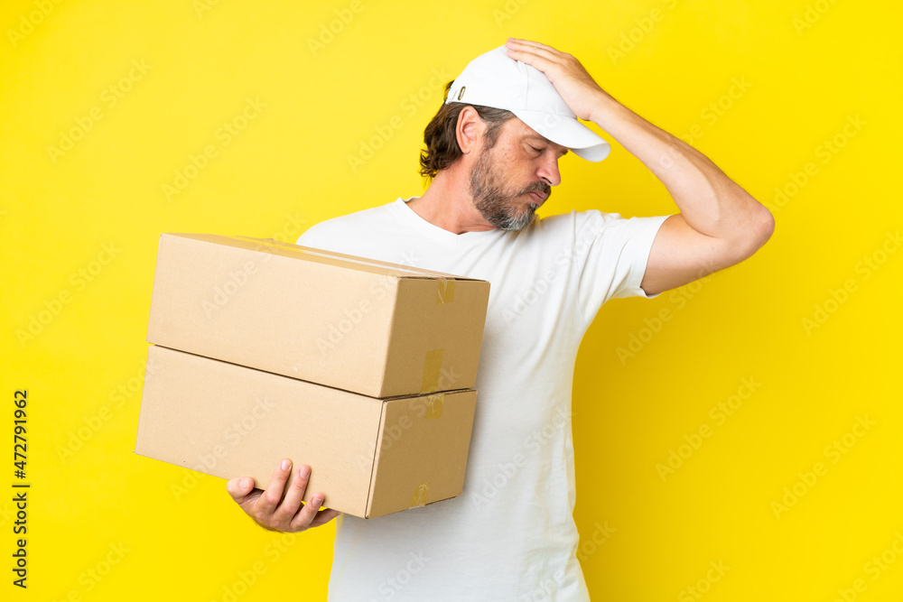Delivery senior dutch man isolated on yellow background has realized something and intending the solution Delivery senior dutch man isolated on yellow background has realized something and intending the solution