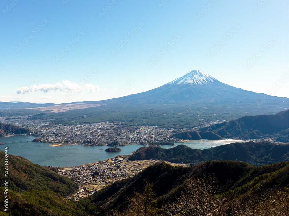 Fototapeta premium FUJIYAMAツインテラスからの眺望 富士山と河口湖 