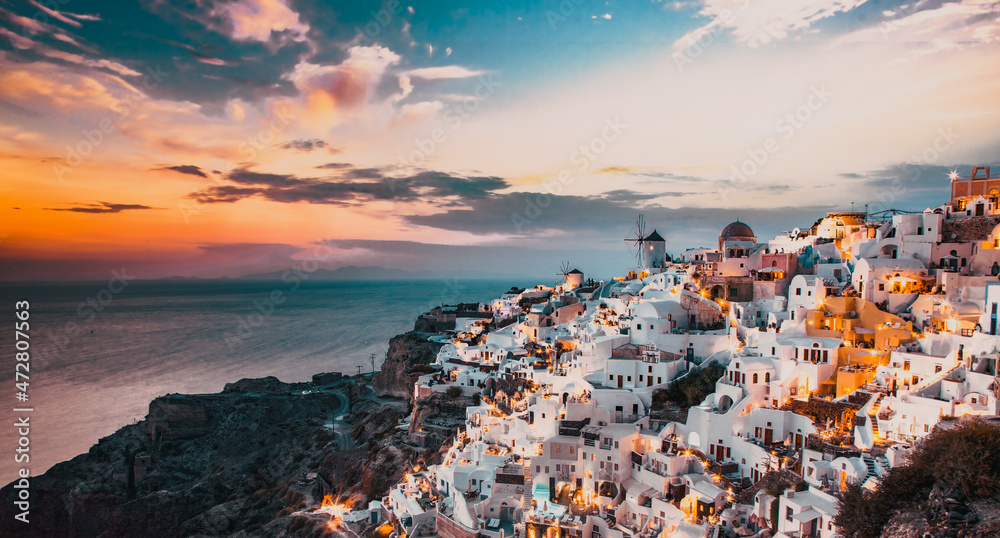 Naklejka premium panorama of amazing sunset over Oia, Santorini