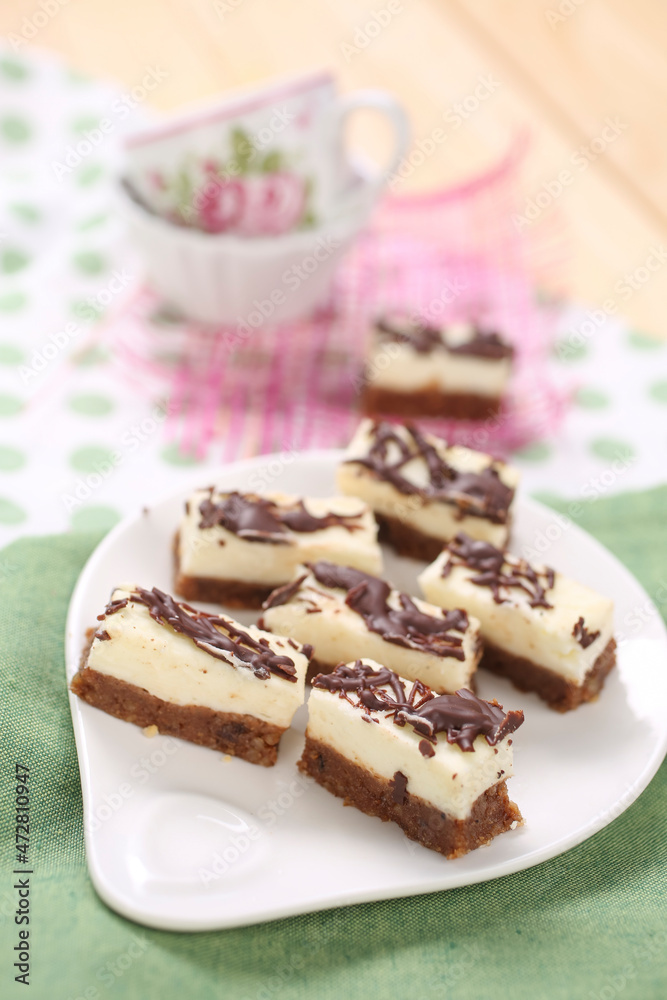 Vanilla cake cream with chocolate Vanilla cake cream with chocolate
