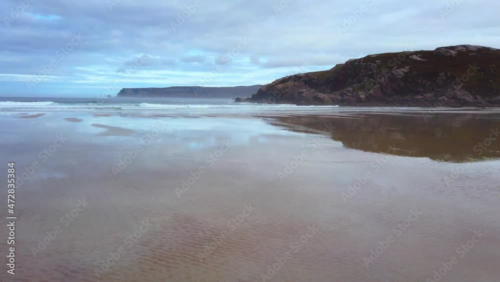4K Beach landscape of the beach and sea, cloudy day in Scotland
4K Beach landscape of the beach and sea, cloudy day in Scotland