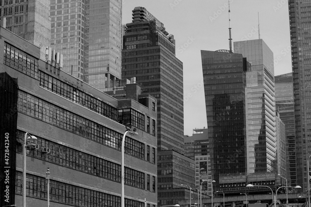 New Yorck City during the day with buildings and clear skies New Yorck City during the day with buildings and clear skies