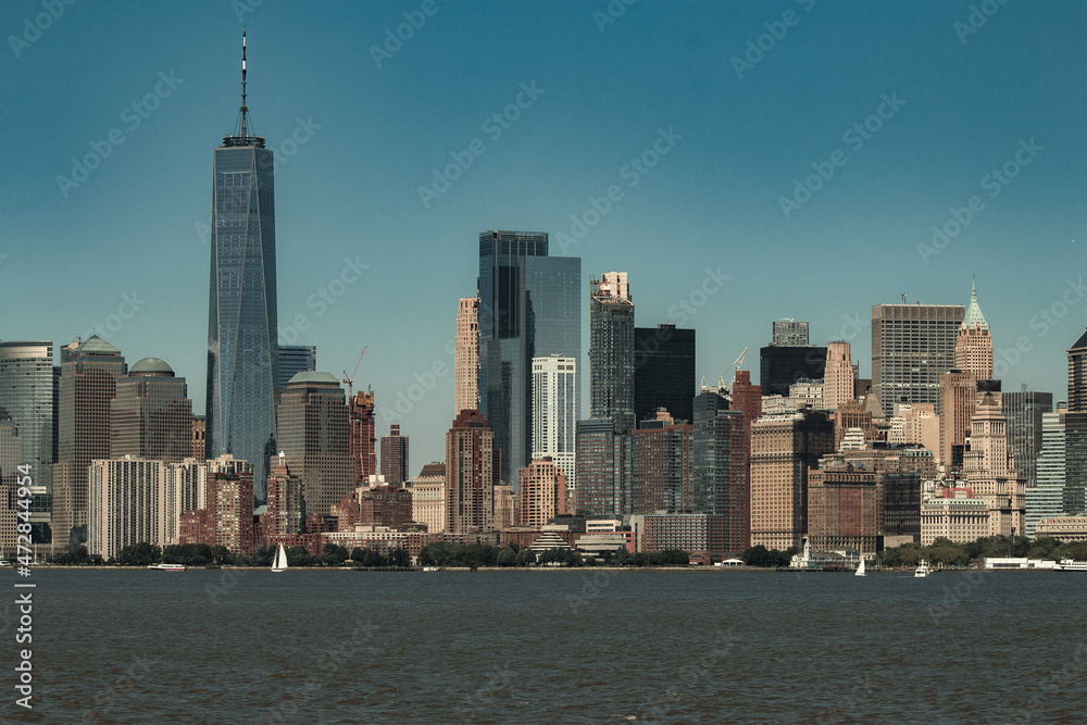 Fototapeta premium New York City street photo with buildings during clear day