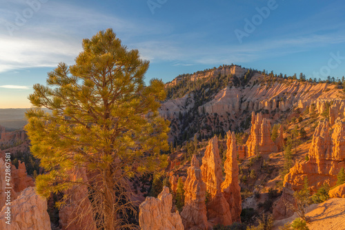 USA, Utah. Bryce Canyon National Park, view south at sunrise from Fairyland Point towards Boat Mesa with colorful eroded hoodoos.