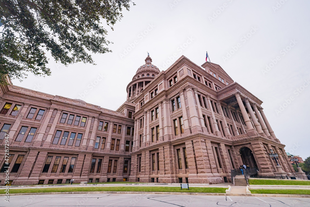 Obraz premium Overcast view of Texas Capitol
