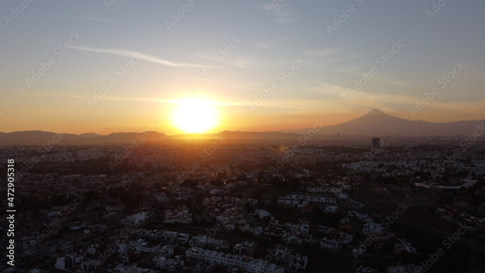 Sunset in Puebla City, watching the Popocatéptl