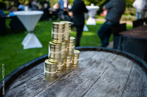Dosen werfen Dosen Hochzeit spiel