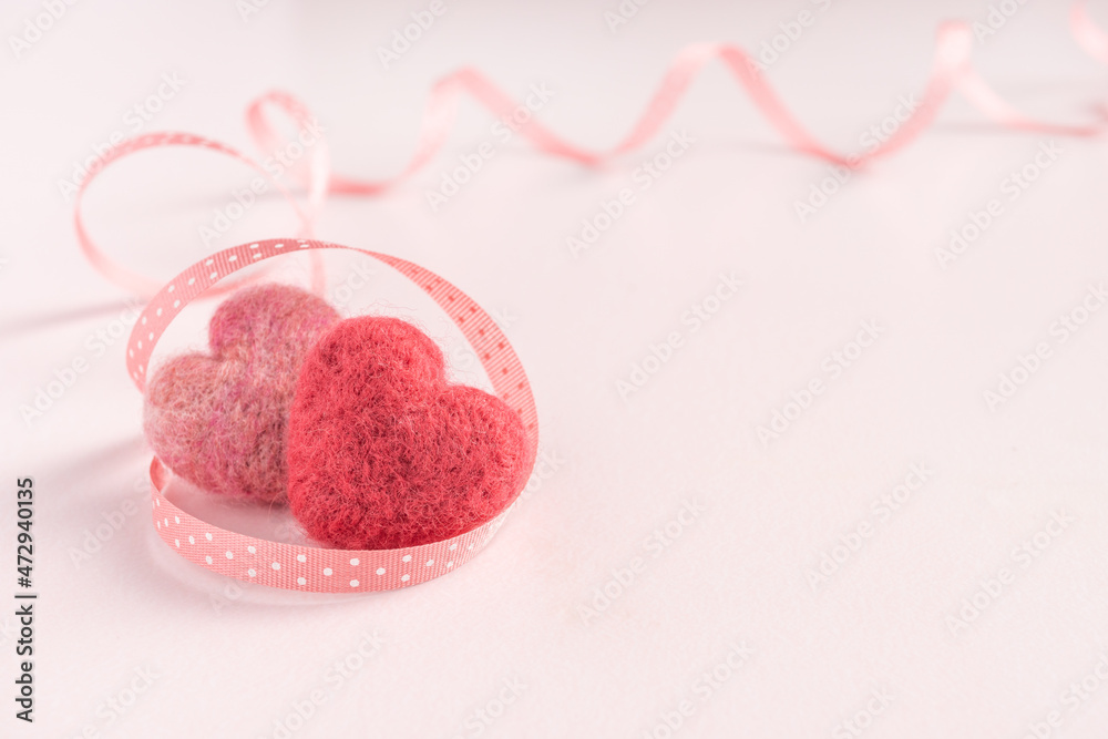ふたつのハートとリボンのピンクの背景 バレンタイン 結婚 母の日 Stock Photo Adobe Stock