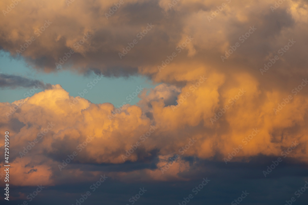 wonderful feast of flame-like clouds wonderful feast of flame-like clouds
