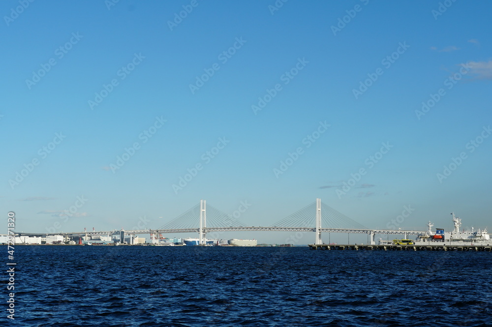 横浜、港、海、自然。　横浜は変わらずに輝いています。