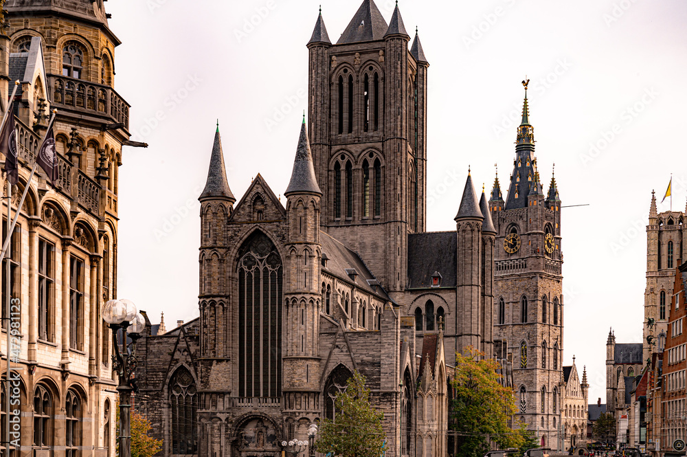 Obraz premium Medieval town with old buildings and stones in late autumn in Belgium, Ghent