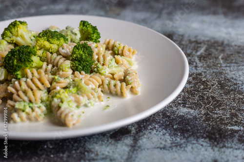 creamy pasta with ricotta and broccoli