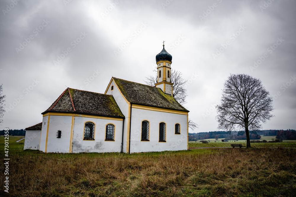 St. Johannes der Täufer, Kirche, Raisting, Bayern, Pfaffenwinkel, Oberbayern, Deutschland