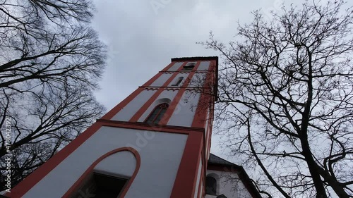 the nikolai church with the kroenchen crown on top of siegen germany timelapse photo