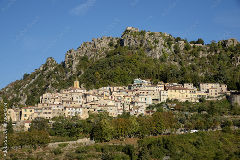 Sainte Agnès son village pittoresque et son château - Alpes-Maritimes