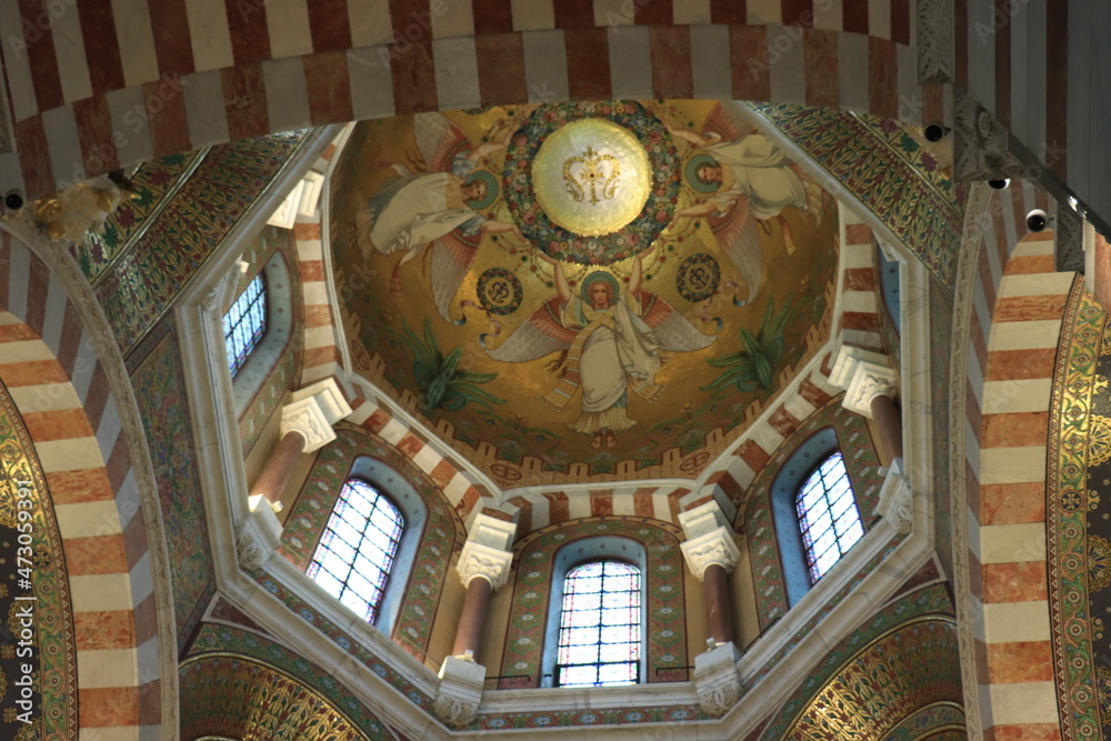 Obraz premium Marseille, France - september 25th 2019: Notre Dame De La Garde cathedral