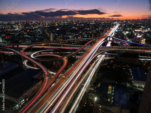 東大阪ジャンクション 夜景 高速道路 自動車の光跡