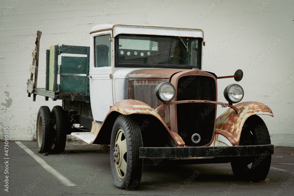 Vintage pick up truck
