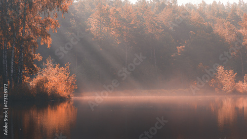 Fototapeta Mgiełka nad taflą jeziora