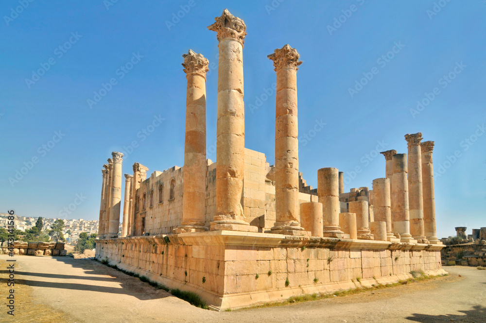 Fototapeta premium Temple of Dzeus in Jerash, Jordan