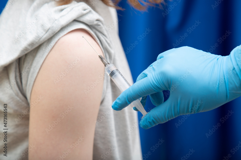 Coronavirus vaccine.The dose of the vaccine for one person. Coronavirus vaccine.The dose of the vaccine for one person.