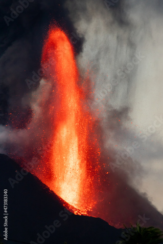 Cumbre Vieja / La Palma (Canary Islands) 2021/10/26. Close view of the main lava vent from the Cumbre Vieja volcano eruption.