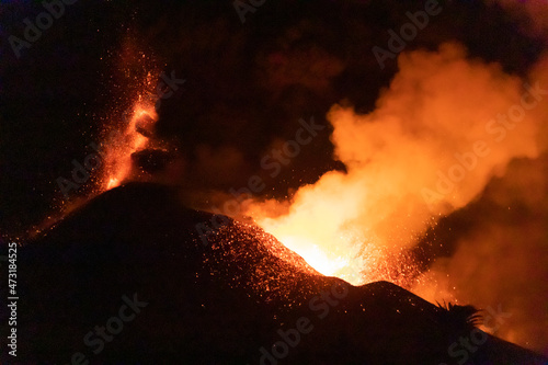 Cumbre Vieja / La Palma (Canary Islands) 2021/10/27. Medium / long exposure shot from the two main lava vents of the Cumbre Vieja volcano eruption.