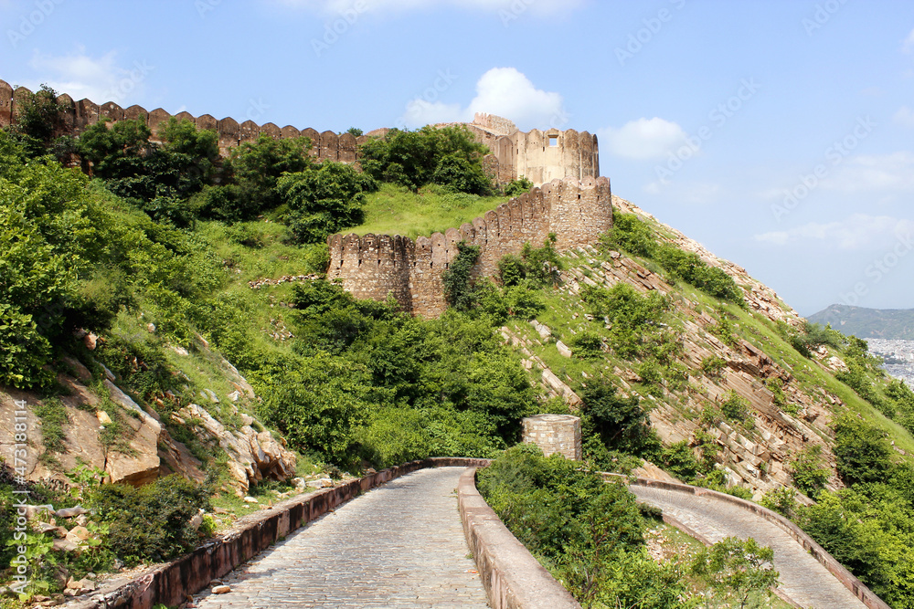 Serpentine road and wall Madhvendra palace, Nahargarh fort. Jaipur, India 