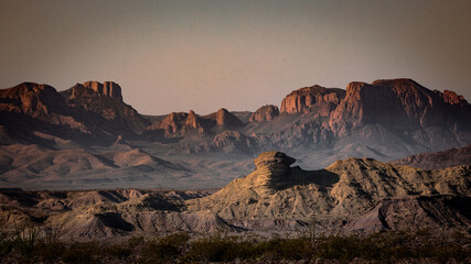 Papier peint photo Pantone 2025 Mocha Mousse Big Bend national Park, Texas  © Marco