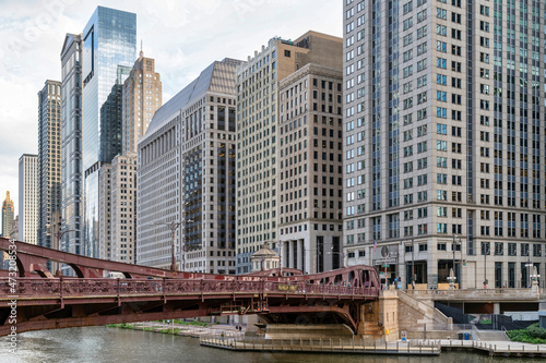 Chicago and the Chicago River © skostep