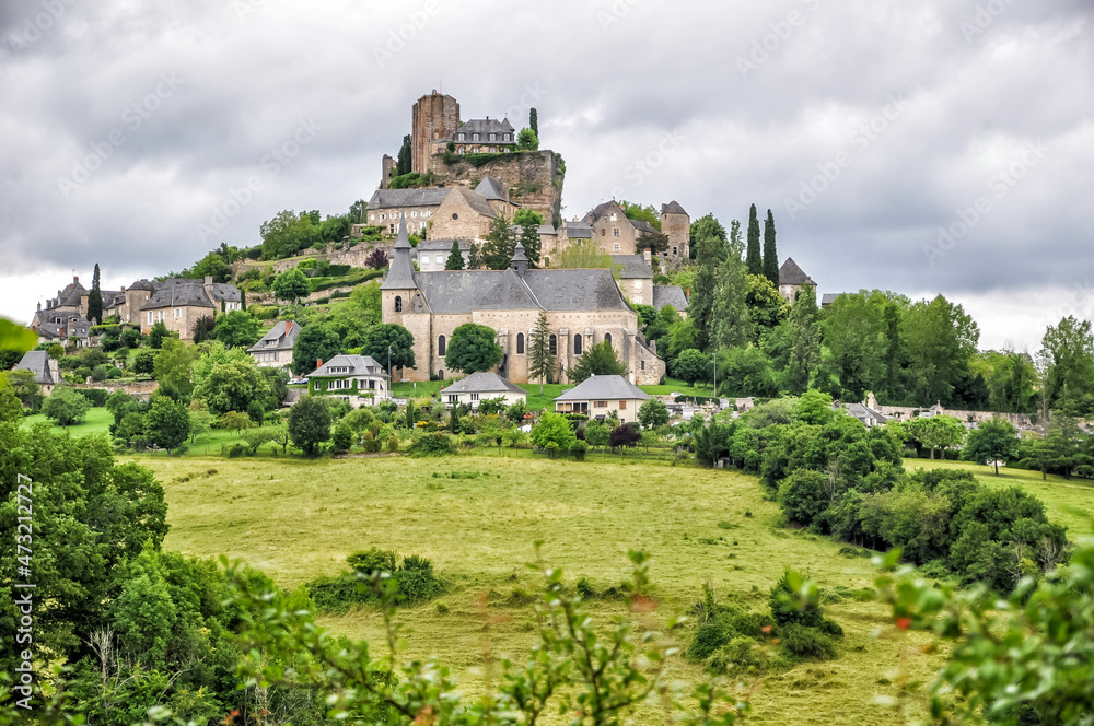 The town of Turenne is known for its characteristic location, on top of a rock and has been recognized by Les Plus Beaux Villages de France as one of the most beautiful villages in France