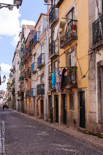In den engen Gassen der Al Fama in Lissabon © thosti57