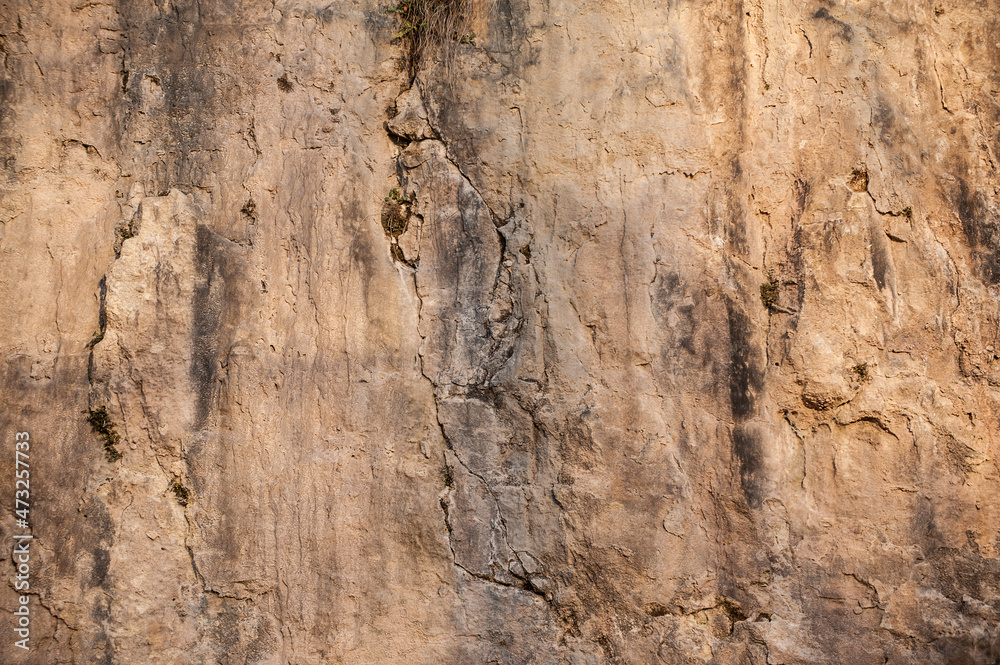 Fototapeta premium Detail Steinbruch mit Stubensandstein im Streiflicht